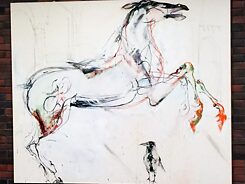 Pferd in der Bibliothek_Marjatta Tapiola