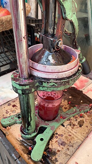 Frisch gepresster Granatapfelsaft