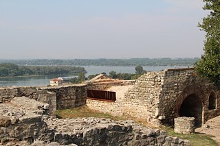 Freizeitprogramm mit Blick auf den Zusammenfluss von Save und Donau