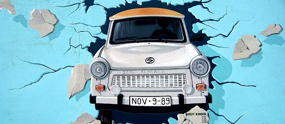 Berliner Mauer - Auto quer