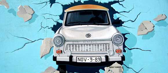 Berliner Mauer - Auto quer