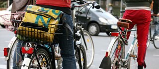 Völlig verschwitzt und mit den Nerven am Ende: Radfahren in der Hauptstadt