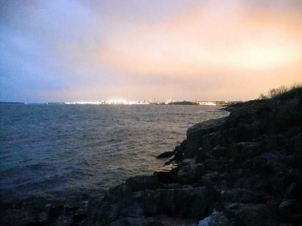 Helsinki bei Nacht