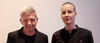 Die Kuratorinnen Birgit Bosold und Carina Klugbauer vom Schwulen Museum Berlin