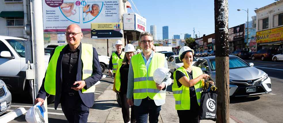 Secretary-general Johannes Ebert with institute director Lien Heidenreich-Seleme and partners on the way to the Goethe-Institut LA’s new project space