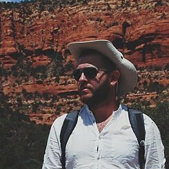 Игорь Кузнецов