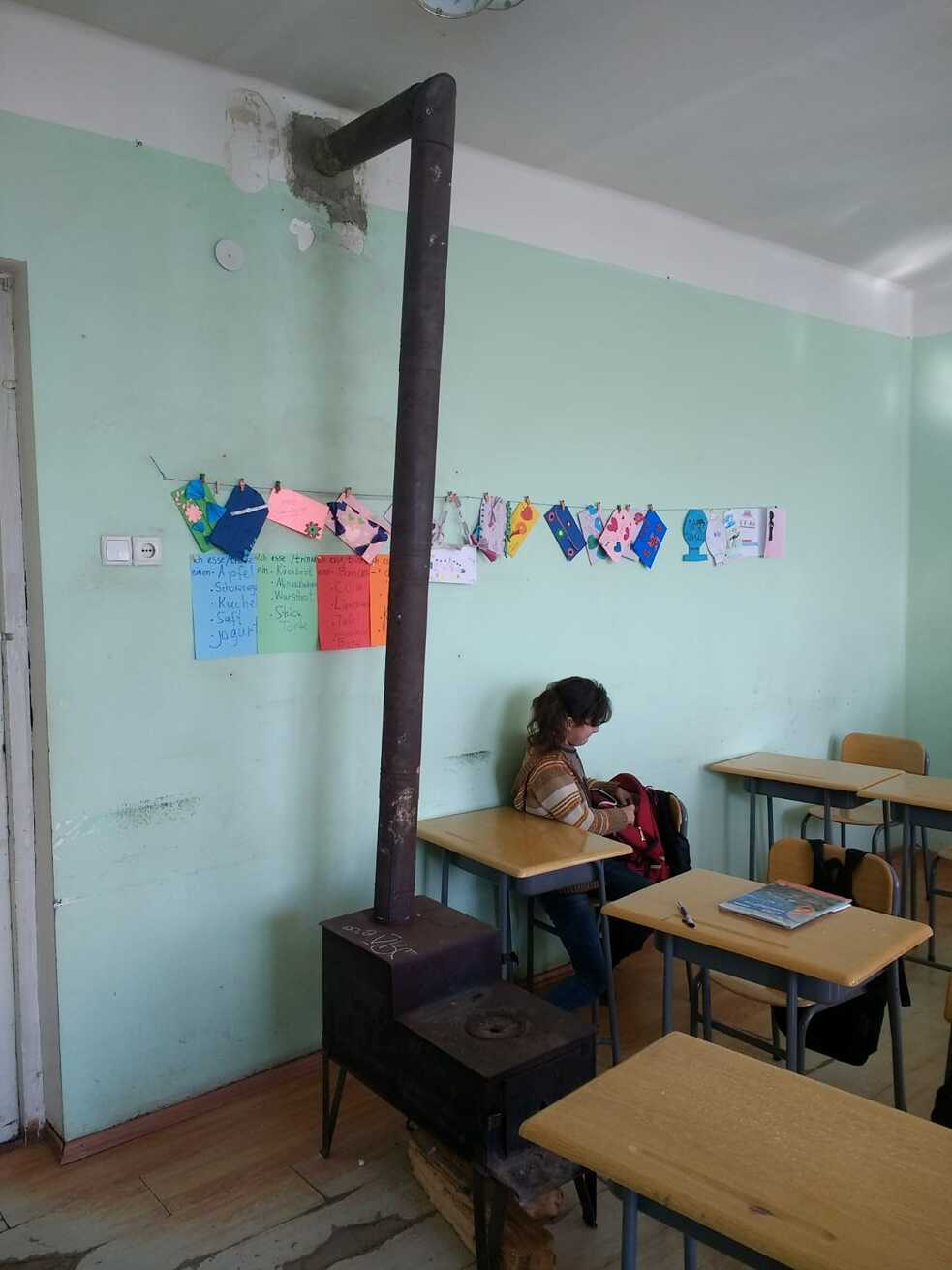 Holzofen im Klassenzimmer