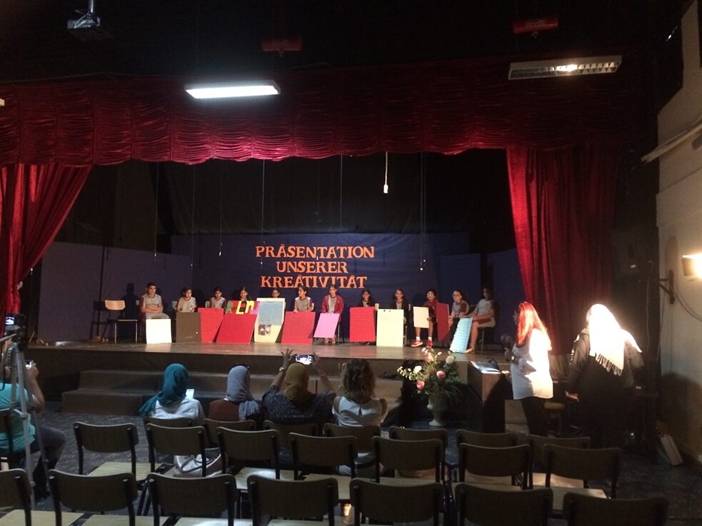 Präsentation in der Schulaula