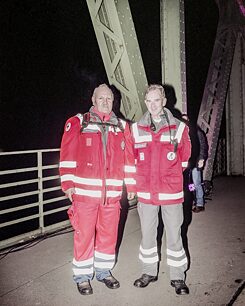 Ratownicy medyczni zabezpieczający imprezę na Glienicker Brücke
