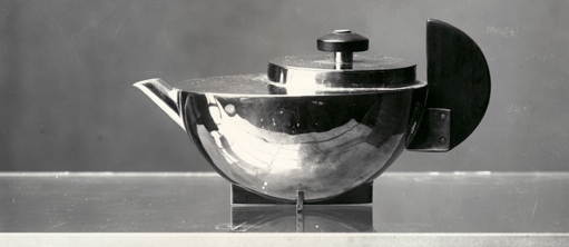 Lucia Moholy: Tea infuser MT 49 (design Marianne Brandt), 1924 Copyright: Bauhaus-Archiv Berlin 