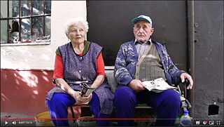 Lilla Szász: Sunday Afternoon (2013-2019), Videoinstallation. Die Bilder wurden von der Künstlerin ausgewählt.