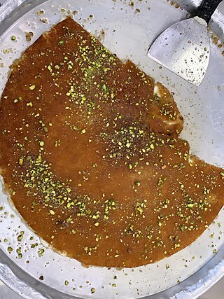 Die beste Knafeh gibt es natürlich bei Habibah und bei Al Sahel Al Akhdar 