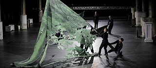 Szene aus "Everything That Happened And Would Happen"