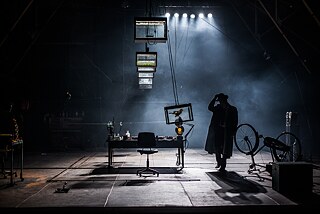 Eine Szene aus "Max Black or 62 Ways of Supporting the Head with a Hand" &copy; © Olympia Orlova  Eine Szene aus "Max Black or 62 Ways of Supporting the Head with a Hand"