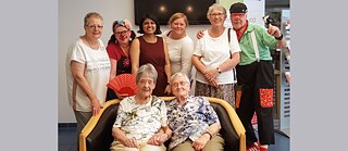 Priti Salian im  Seniorenhaus Sankt Anna in Arnsberg.