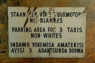 Sogar Parkplätze wurden während der Apartheid in Südafrika nach der Rassentrennung genutzt