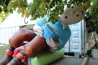 Auch Comic-Helden kann die Luft ausgehen: Tin Tin, in Deutschland bekannt als "Tim und Struppi"