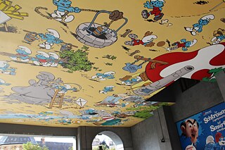 Die Schlümpfe als Deckengemälde