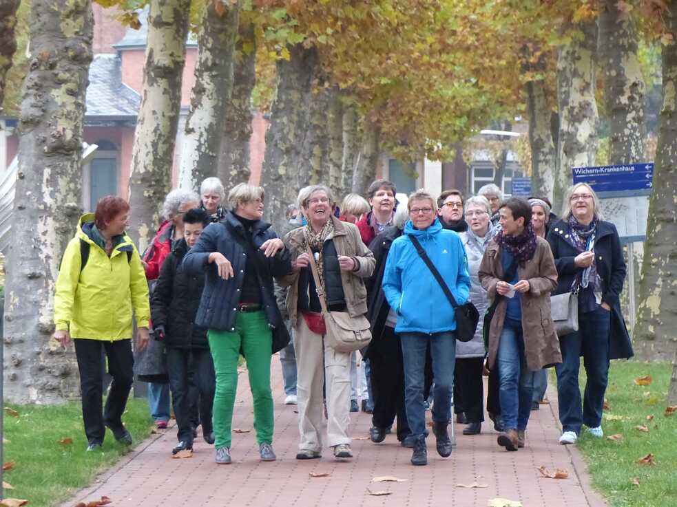 Participants on the way to the 2015 conference “What Lesbian Women Dream of: Social provisions in old age” 