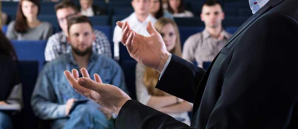 En las universidades alemanas están creciendo los aportes financieros de empresas y otras instituciones privadas. ¿Qué consecuencia tiene esto respecto a la independencia de la investigación universitaria? 