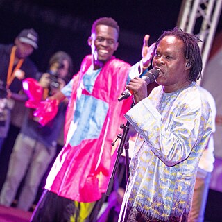 Der senegalesische Sänger Baaba Maal bei seinem Auftritt. 