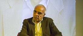 Der Autor Hesham El Keshen bei einer Veranstaltung im Goethe-Institut in Kairo