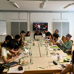 Ausstausch mit Künstler*innen beim Festival