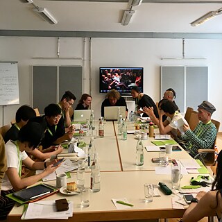 Ausstausch mit Künstler*innen beim Festival