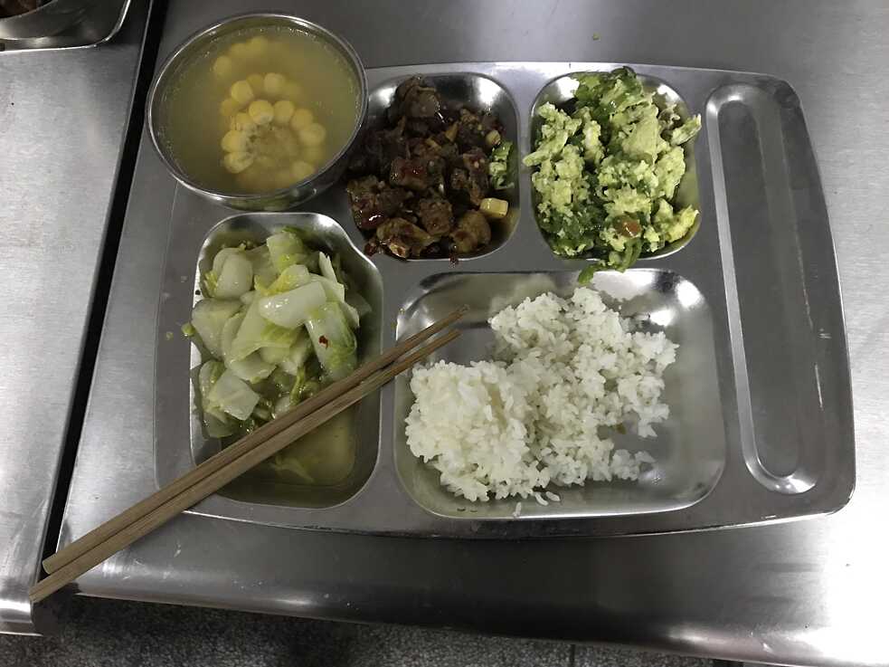 Essen in der Mensa