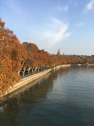 Fluss in Tbilisi