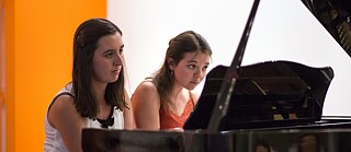 Juliette Dournaud & Flore-Elise Capelier