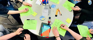 Das als partizipatives Budgetierungsinstrument entwickelte Kartenspiel hilft Bürgern mit unterschiedlichem Hintergrund, Lösungen für gemeinsame Herausforderungen zu finden.