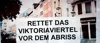 Nein zur Shopping-Mall: Die Bürgerinitiative „Viva Viktoria!“ initiierte ein erfolgreiches Bürgerbegehren gegen die Baupläne. Dieses Plakat hing 2015 am ehemaligen Viktoriabad.