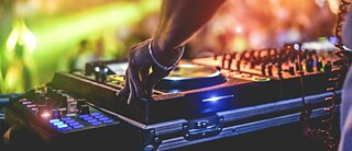 Movement Club Nights - Romantso