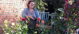 Blühende Sommersaison auf der Datscha in Omsk