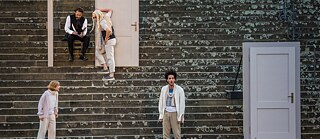 Sulla scalinata della chiesa di San Michele, ogni anno, da giugno ad agosto, si svolgono i “Freilichtspiele”, rappresentazioni teatrali all’aperto. La pièce teatrale di Andreas Gäßler <i>Brenz 1548</i> è stata rappresentata qui in prima mondiale nel 2017.