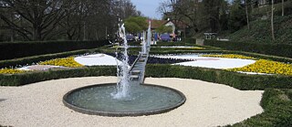 „Pole“, které má opravdu styl: fontána s vodní osou v městském parku.