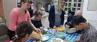 Gemütliches Kochen mit Russlanddeutschen in Sarepta