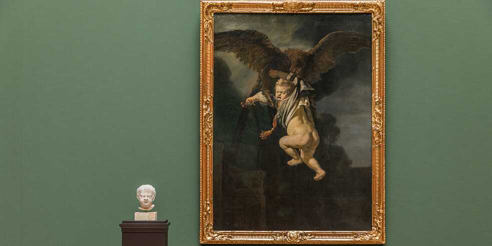 The dramaturgy of a walk-through the gallery has been decidedly changed: the traditionally isolated sculptures have been integrated into the picture gallery and arranged so they complement the motifs of the classical paintings. 