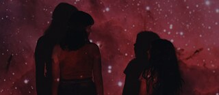 Irmã. Brasil 2020. Direção: Luciana Mazeto e Vinícius Lopes. Na foto: Maria Galant e Anaís Grala Wegner. Berlinale Generation 2020. 