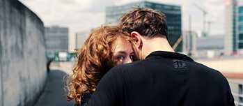 Paula Beer und Franz Rogowski in Christian Petzolds Film „Undine“