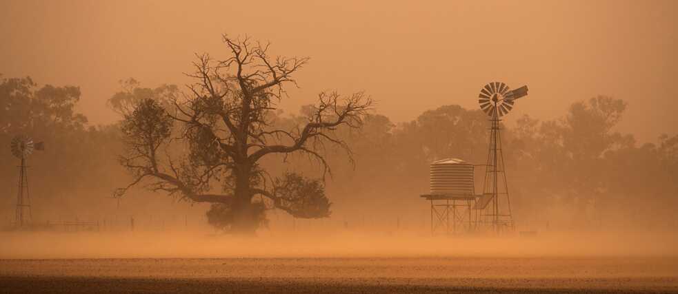 Ist doch schön, wenn allen etwas wärmer wird, oder? Sandsturm in Australien.