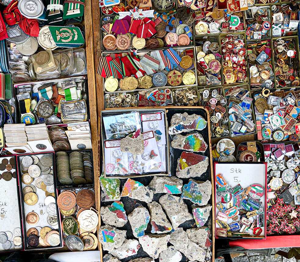 Ostdeutsche Antiquitäten auf dem Flohmarkt