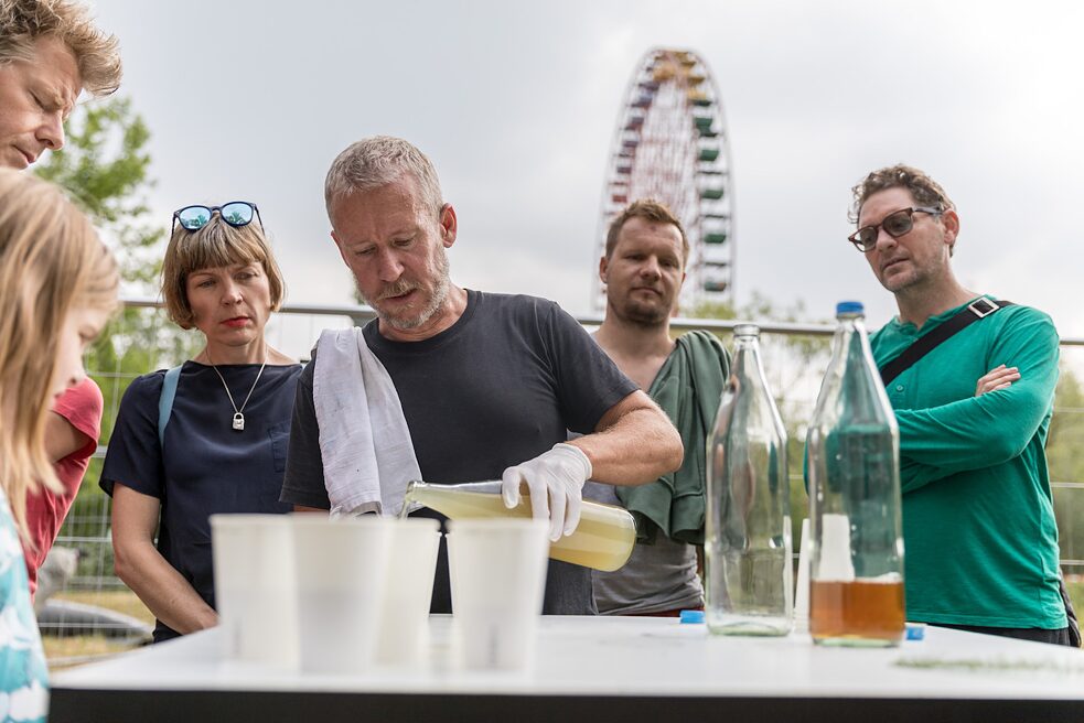 Australian artist Andrew Rewald conducts a plant workshop in Berlin's Spreepark