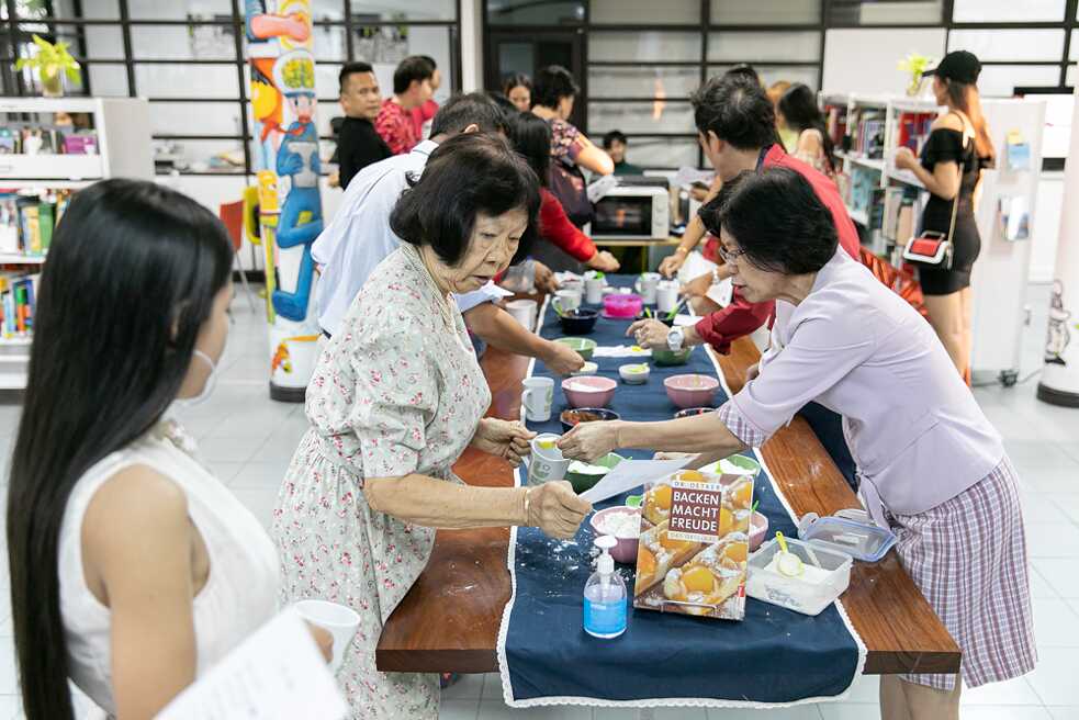 A birthday party must have cake: Our German learners and teachers try out new recipes for the anniversary festivities