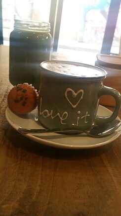 Love it! Der Luxus der einfachen Dinge – ein Cappuccino.