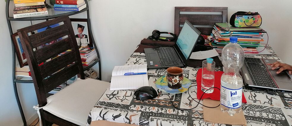 Schreibtisch in einem Homeoffice in München 