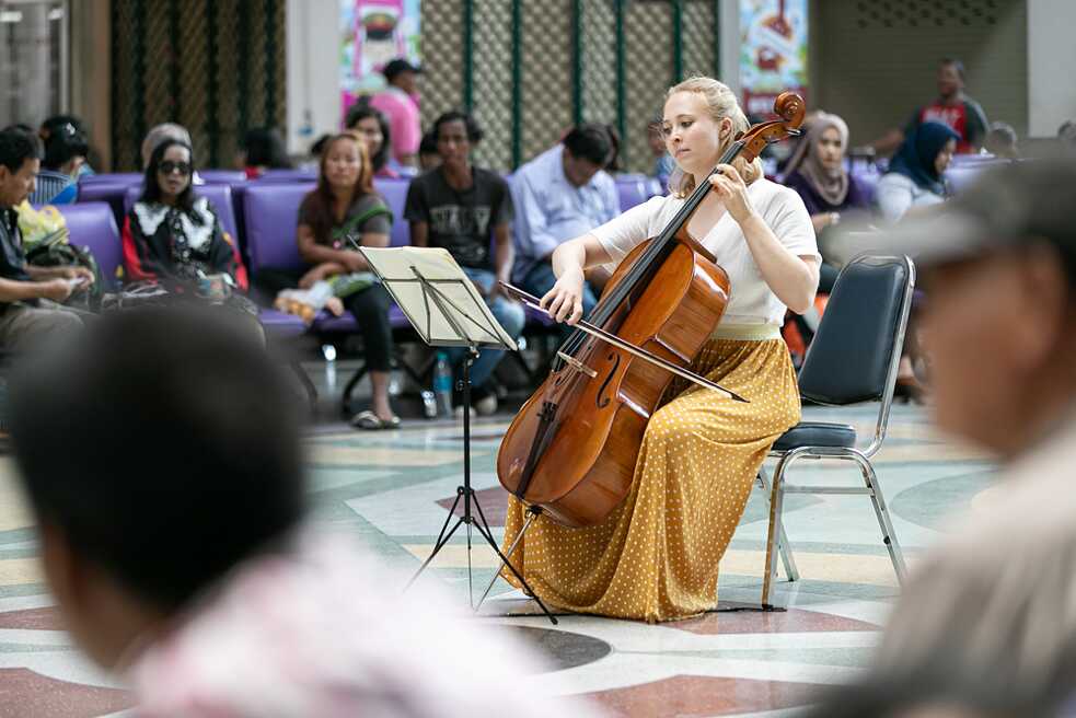 Surprise concert at Hua Lamphong Train Station performed by PGVIM Youth Orchestra and Musikfabrik Cologne