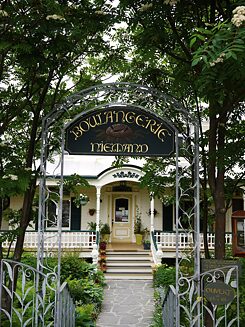 The entrance to the “Boulangerie Niemand“ 