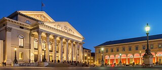Nationaltheater: Fassadenbeleuchtung